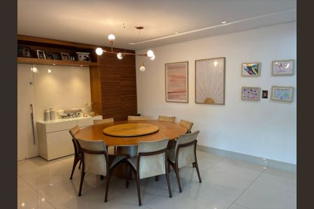 Apartamento à venda com 259m², 5 quartos e 4 vagas Apartamento à venda com 259m², 5 quartos e 4 vagassala