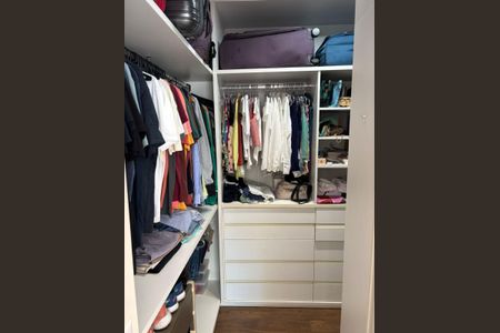 Apartamento à venda com 259m², 5 quartos e 4 vagas Apartamento à venda com 259m², 5 quartos e 4 vagasCloset