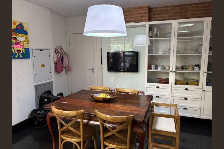 Apartamento à venda com 259m², 5 quartos e 4 vagas Apartamento à venda com 259m², 5 quartos e 4 vagasCozinha