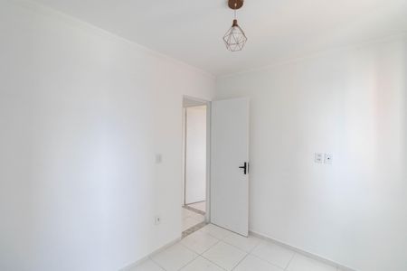 Quarto 1 de apartamento para alugar com 2 quartos, 50m² em Vila Carmosina, São Paulo
