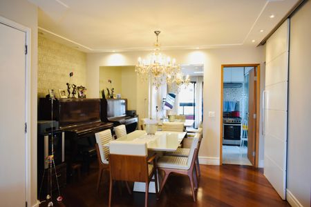 Apartamento à venda com 105m², 3 quartos e 2 vagas Apartamento à venda com 105m², 3 quartos e 2 vagasSala