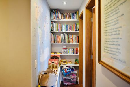 Apartamento à venda com 105m², 3 quartos e 2 vagas Apartamento à venda com 105m², 3 quartos e 2 vagasCorredor