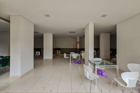 Apartamento à venda com 53m², 2 quartos e 1 vaga Apartamento à venda com 53m², 2 quartos e 1 vagaÁrea comum - Salão de festas