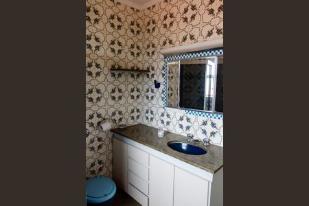 Casa à venda com 130m², 3 quartos e 2 vagasBanheiro