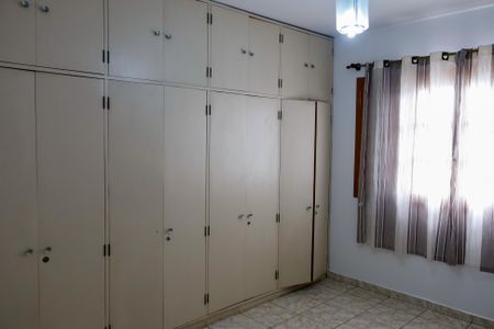 Casa à venda com 130m², 3 quartos e 2 vagasQuarto 1