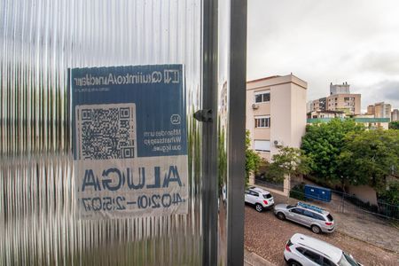 Plaquinha de apartamento para alugar com 1 quarto, 50m² em Passo da Areia, Porto Alegre