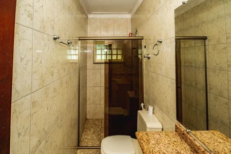 Casa à venda com 282m², 3 quartos e 4 vagasBanheiro Suíte 2