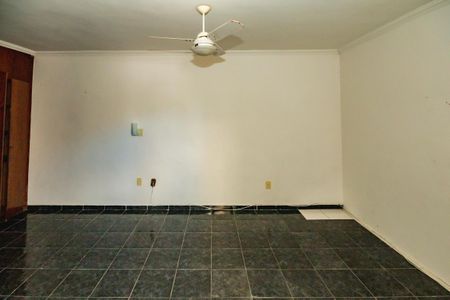 Casa à venda com 282m², 3 quartos e 4 vagasSuíte