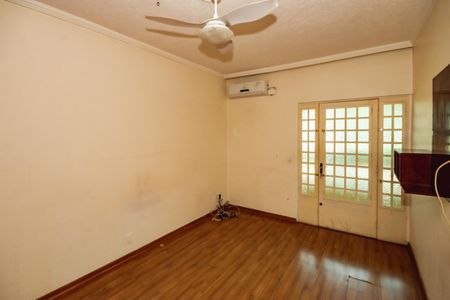 Casa à venda com 282m², 3 quartos e 4 vagasSuíte 2
