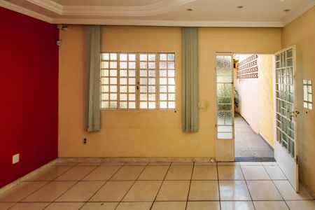 Sala de casa à venda com 3 quartos, 282m² em Santa Monica, Belo Horizonte