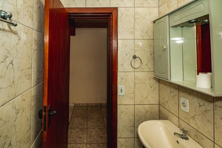 Casa à venda com 282m², 3 quartos e 4 vagasBanheiro Social