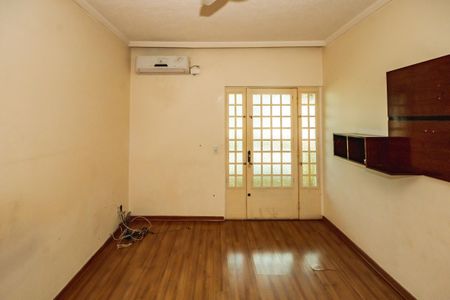 Casa à venda com 282m², 3 quartos e 4 vagasSuíte 2