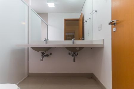 Apartamento para alugar com 170m², 4 quartos e 3 vagasBanheiro da Suíte 1