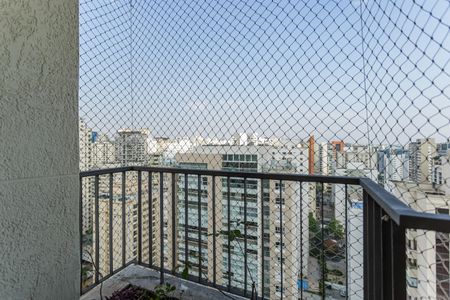 Apartamento à venda com 180m², 4 quartos e 2 vagas Apartamento à venda com 180m², 4 quartos e 2 vagasVaranda