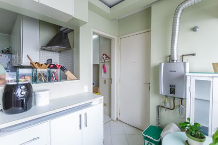 Apartamento à venda com 180m², 4 quartos e 2 vagas Apartamento à venda com 180m², 4 quartos e 2 vagasÁrea de Serviço