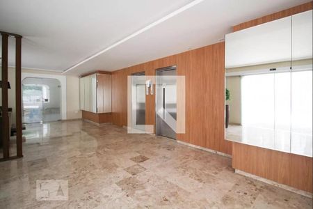 Apartamento à venda com 180m², 4 quartos e 2 vagas Apartamento à venda com 180m², 4 quartos e 2 vagasHall social