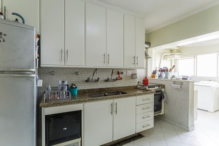 Apartamento à venda com 180m², 4 quartos e 2 vagas Apartamento à venda com 180m², 4 quartos e 2 vagasCozinha