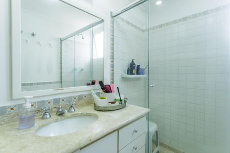 Apartamento à venda com 180m², 4 quartos e 2 vagas Apartamento à venda com 180m², 4 quartos e 2 vagasBanheiro 2