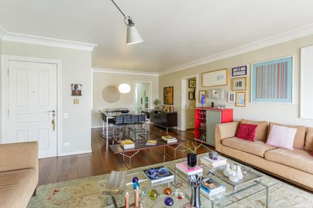 Apartamento à venda com 180m², 4 quartos e 2 vagas Apartamento à venda com 180m², 4 quartos e 2 vagasSala