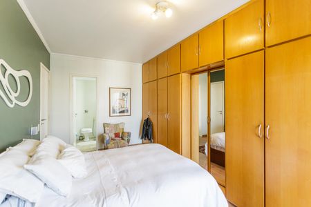 Apartamento à venda com 180m², 4 quartos e 2 vagas Apartamento à venda com 180m², 4 quartos e 2 vagasQuarto Suíte