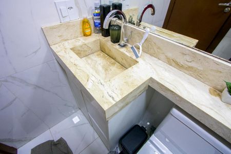 Apartamento à venda com 57m², 2 quartos e 1 vaga Apartamento à venda com 57m², 2 quartos e 1 vagaBanheiro social