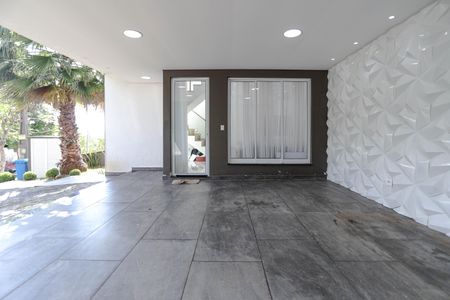 Casa de condomínio para alugar com 240m², 3 quartos e 4 vagas Casa de condomínio para alugar com 240m², 3 quartos e 4 vagasGaragem