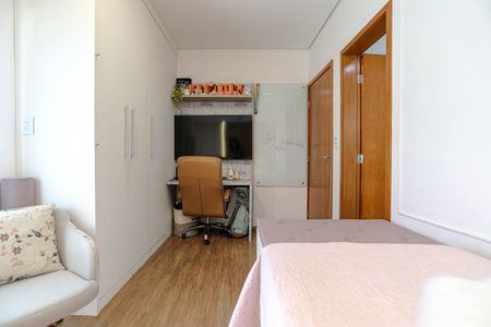 Casa de condomínio para alugar com 240m², 3 quartos e 4 vagas Casa de condomínio para alugar com 240m², 3 quartos e 4 vagasBanheiro da Suíte 1