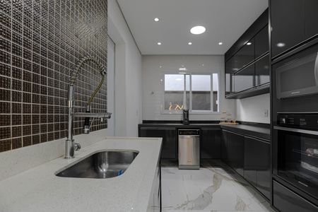 Casa de condomínio para alugar com 240m², 3 quartos e 4 vagas Casa de condomínio para alugar com 240m², 3 quartos e 4 vagasCozinha