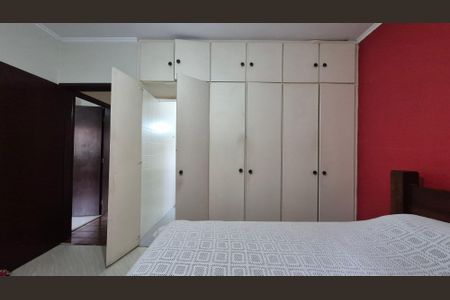 Casa à venda com 240m², 4 quartos e 3 vagasSuíte