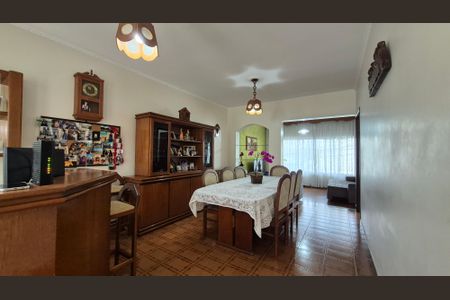 Casa à venda com 240m², 4 quartos e 3 vagasSala