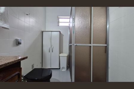 Casa à venda com 240m², 4 quartos e 3 vagasBanheiro da suíte