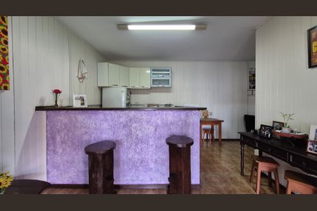 Casa à venda com 240m², 4 quartos e 3 vagasCozinha - Fundos