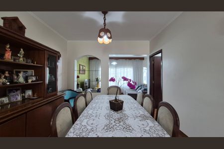 Casa à venda com 240m², 4 quartos e 3 vagasSala