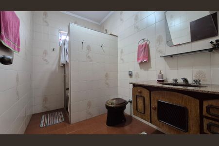 Casa à venda com 240m², 4 quartos e 3 vagasBanheiro