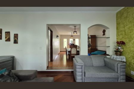 Casa à venda com 240m², 4 quartos e 3 vagasSala