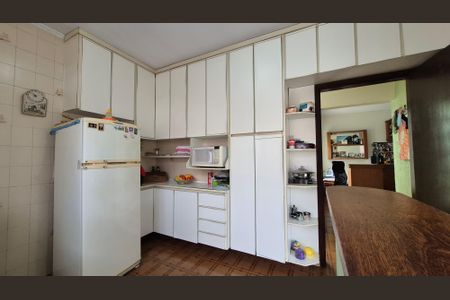 Casa à venda com 240m², 4 quartos e 3 vagasCozinha