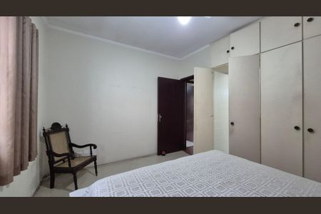 Casa à venda com 240m², 4 quartos e 3 vagasSuíte