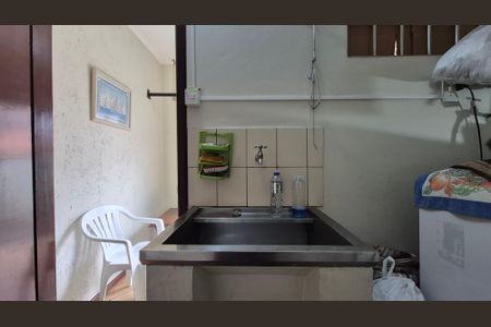 Casa à venda com 240m², 4 quartos e 3 vagasArea de serviço