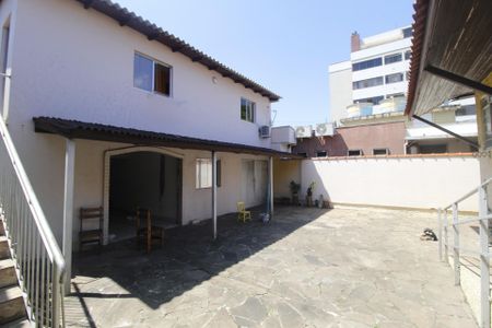 Casa à venda com 153m², 3 quartos e 7 vagasQuintal