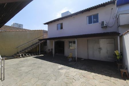 Casa à venda com 153m², 3 quartos e 7 vagasQuintal