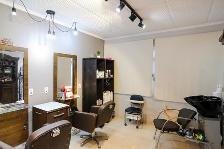 Casa à venda com 180m², 3 quartos e 2 vagasSala