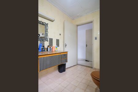 Casa à venda com 180m², 3 quartos e 2 vagasBanheiro da suíte