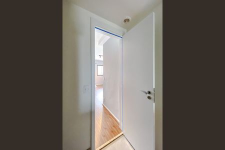 Studio para alugar com 32m², 1 quarto e sem vaga Studio para alugar com 32m², 1 quarto e sem vagaBanheiro Social