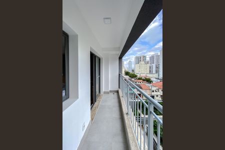 Studio para alugar com 32m², 1 quarto e sem vaga Studio para alugar com 32m², 1 quarto e sem vagaVaranda