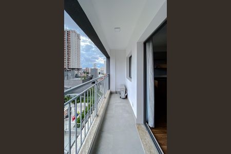 Studio para alugar com 32m², 1 quarto e sem vaga Studio para alugar com 32m², 1 quarto e sem vagaVaranda