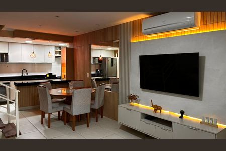 Sala de casa à venda com 4 quartos, 186m² em Taquara, Rio de Janeiro