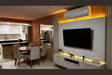 Sala de casa à venda com 4 quartos, 186m² em Taquara, Rio de Janeiro