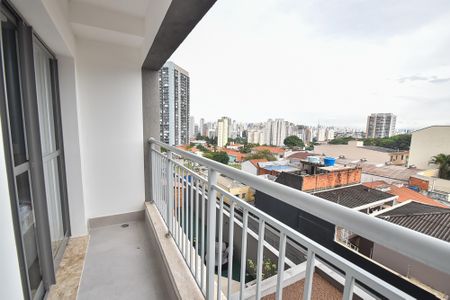 Studio para alugar com 32m², 1 quarto e sem vaga Studio para alugar com 32m², 1 quarto e sem vagaVaranda