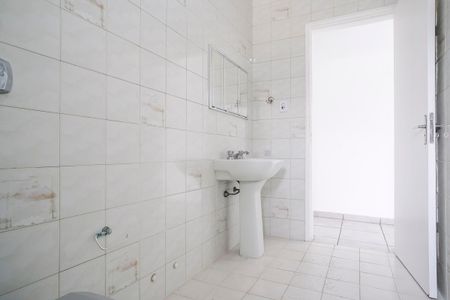 Casa à venda com 122m², 2 quartos e 1 vagaBanheiro 1