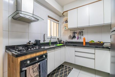 Cozinha de apartamento à venda com 2 quartos, 105m² em Jardim Tupanci, Barueri
